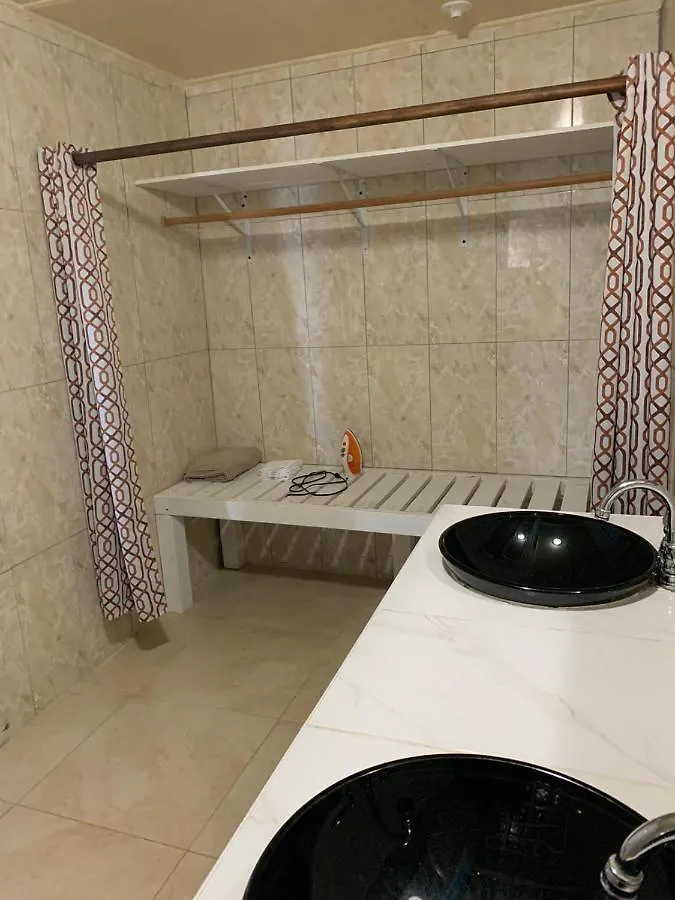 Sandy Ground Village Edwards Inn بيت ضيافة
